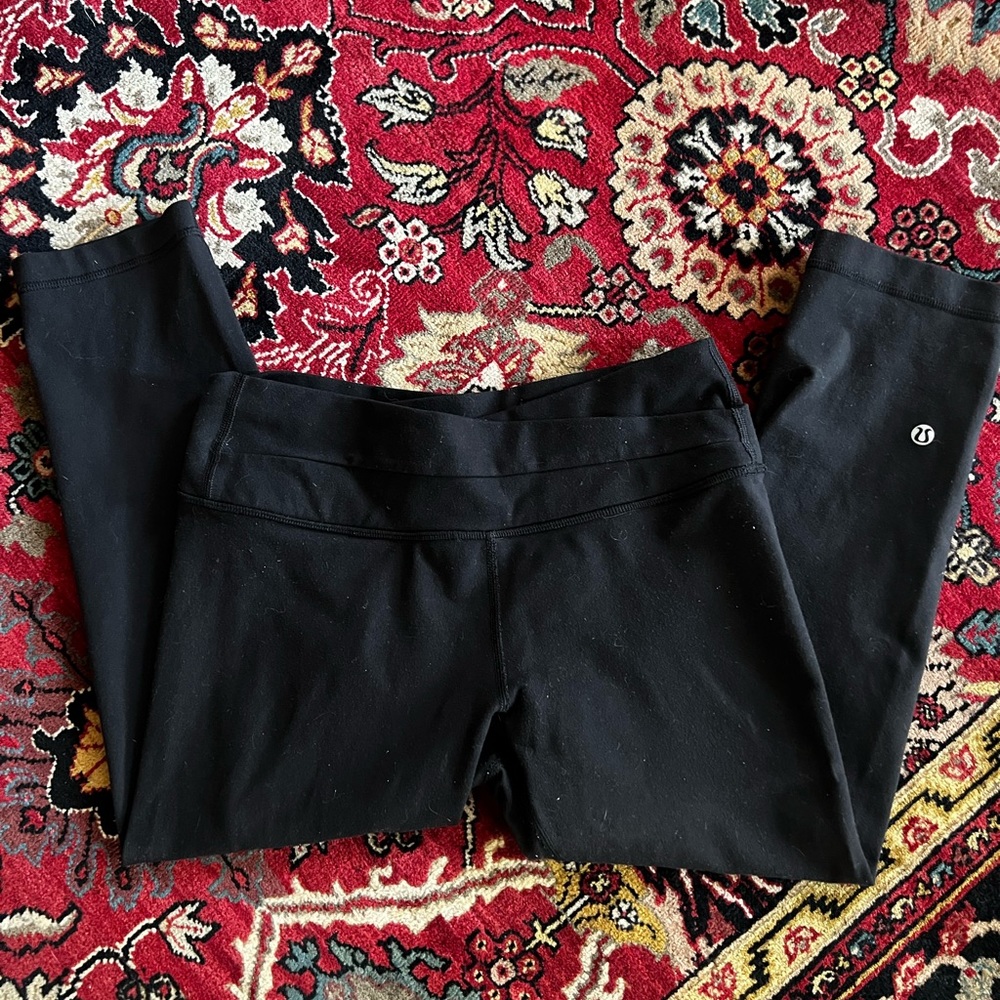 Lululemon athletics cropped leggings